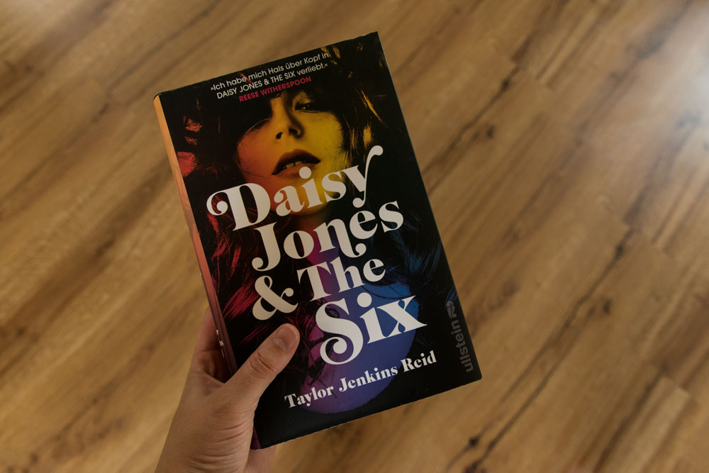 Daisy Jones & The Six Buchcover