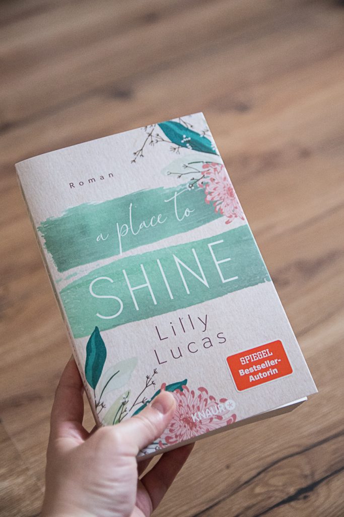 A Place To Shine - Lilly Lucas - Cover des Paperback-Buches